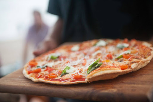 What Are the Best Ways to Cook a Thin-Crust Pizza?