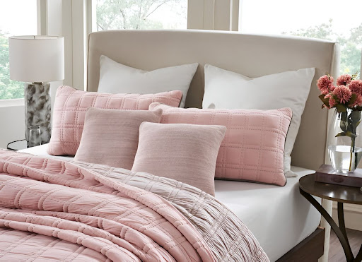 Seasonal Duvet Covers: Warm in Winter, Cool in Summer